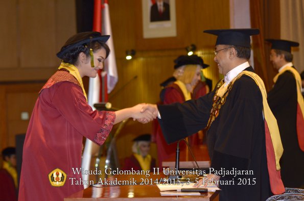 Wisuda Unpad Gel II TA 2014_2015 Fakultas Kedokteran oleh Rektor 007