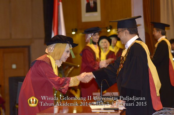 Wisuda Unpad Gel II TA 2014_2015 Fakultas Kedokteran oleh Rektor 008