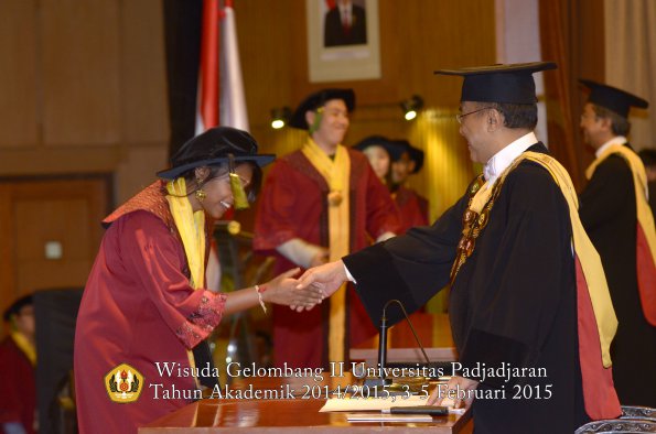 Wisuda Unpad Gel II TA 2014_2015 Fakultas Kedokteran oleh Rektor 011