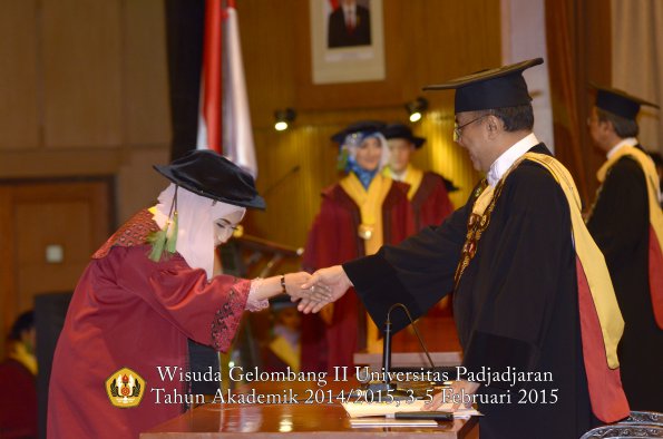 Wisuda Unpad Gel II TA 2014_2015 Fakultas Kedokteran oleh Rektor 056