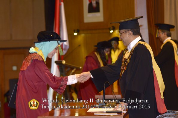 Wisuda Unpad Gel II TA 2014_2015 Fakultas Kedokteran oleh Rektor 084