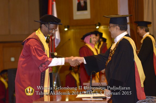 Wisuda Unpad Gel II TA 2014_2015 Fakultas Kedokteran oleh Rektor 091