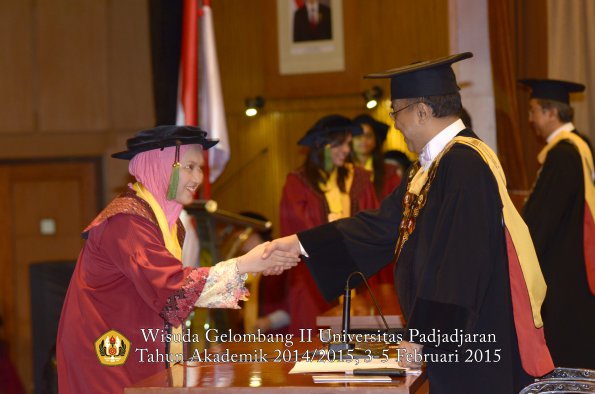 Wisuda Unpad Gel II TA 2014_2015 Fakultas Kedokteran oleh Rektor 092