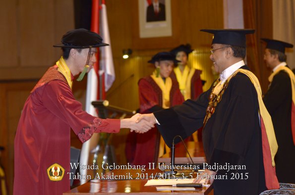 Wisuda Unpad Gel II TA 2014_2015 Fakultas Kedokteran oleh Rektor 103