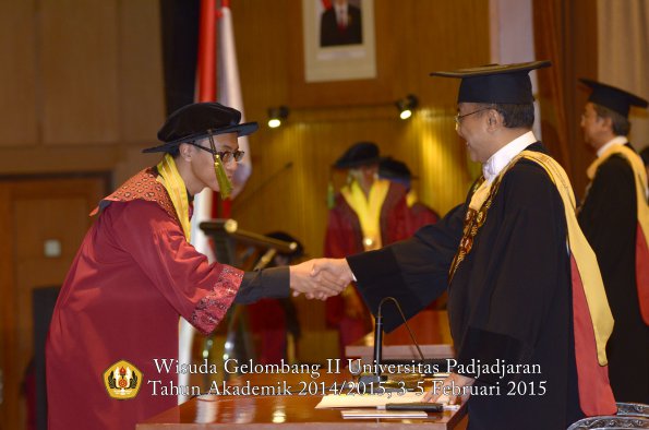 Wisuda Unpad Gel II TA 2014_2015 Fakultas Kedokteran oleh Rektor 112