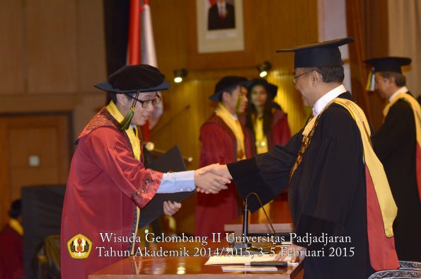 Wisuda Unpad Gel II TA 2014_2015 Fakultas Kedokteran oleh Rektor 121