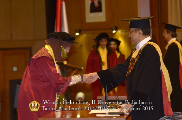 Wisuda Unpad Gel II TA 2014_2015 Fakultas Kedokteran oleh Rektor 124
