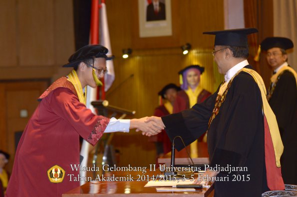 Wisuda Unpad Gel II TA 2014_2015 Fakultas Kedokteran oleh Rektor 137