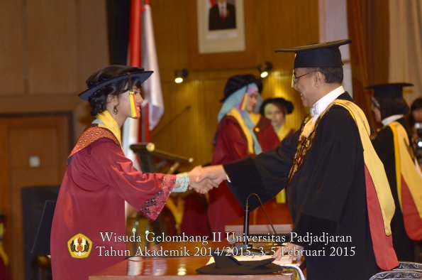 Wisuda Unpad Gel II TA 2014_2015 Fakultas Mipa oleh Rektor 016