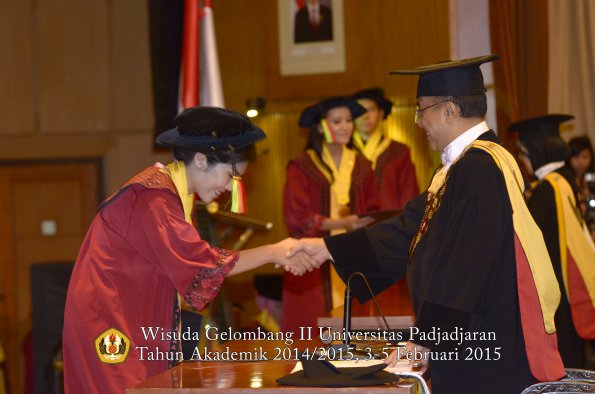 Wisuda Unpad Gel II TA 2014_2015 Fakultas Mipa oleh Rektor 020