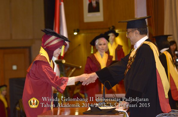 Wisuda Unpad Gel II TA 2014_2015 Fakultas Mipa oleh Rektor 026