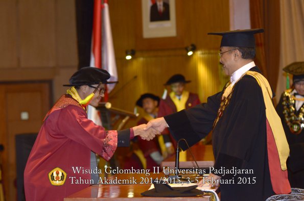 Wisuda Unpad Gel II TA 2014_2015 Fakultas Mipa oleh Rektor 040