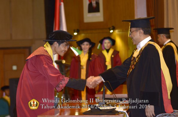 Wisuda Unpad Gel II TA 2014_2015 Fakultas Pertanian oleh Rektor 004