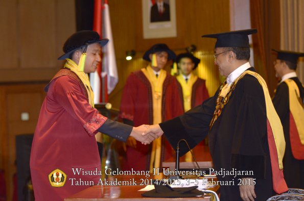 Wisuda Unpad Gel II TA 2014_2015  Fakultas Ilmu Komunikasi oleh Rektor 002