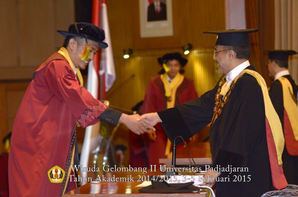 Wisuda Unpad Gel II TA 2014_2015  Fakultas Ilmu Komunikasi oleh Rektor 005