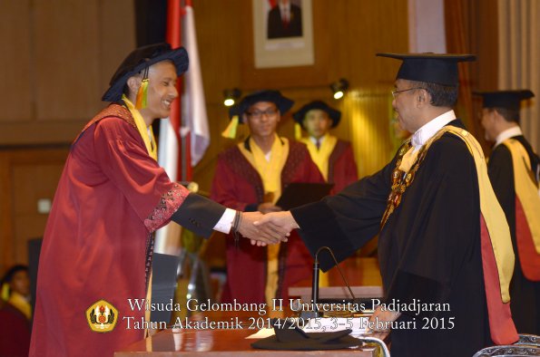 Wisuda Unpad Gel II TA 2014_2015  Fakultas Ilmu Komunikasi oleh Rektor 007