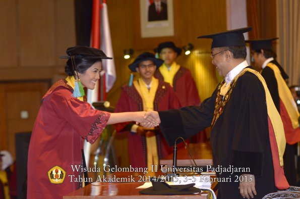 Wisuda Unpad Gel II TA 2014_2015  Fakultas PIK oleh Rektor 002