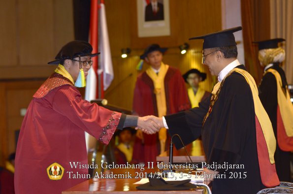 Wisuda Unpad Gel II TA 2014_2015  Fakultas Farmasi oleh Rektor 014