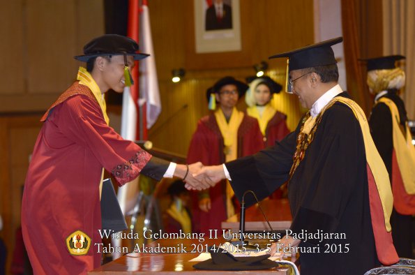 Wisuda Unpad Gel II TA 2014_2015  Fakultas Farmasi oleh Rektor 015