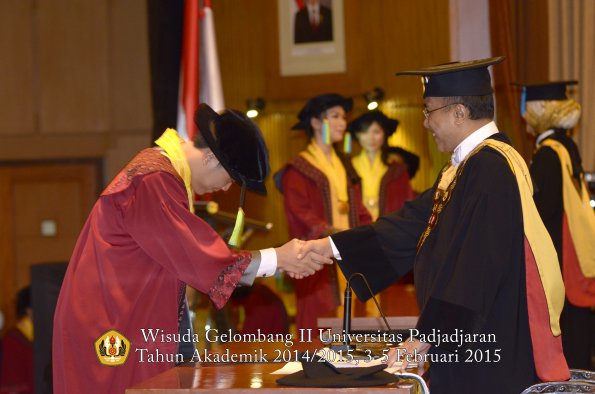Wisuda Unpad Gel II TA 2014_2015  Fakultas Farmasi oleh Rektor 019