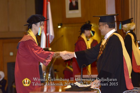 Wisuda Unpad Gel II TA 2014_2015  Fakultas Farmasi oleh Rektor 020