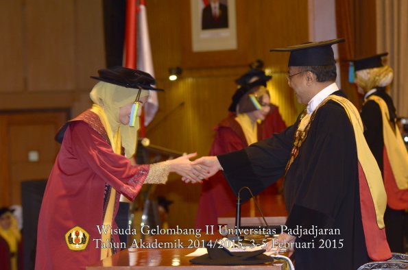 Wisuda Unpad Gel II TA 2014_2015  Fakultas Farmasi oleh Rektor 025