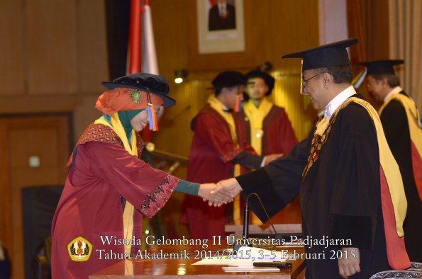Wisuda Unpad Gel II TA 2014_2015  Fakultas Teknik Geologi oleh Rektor 007