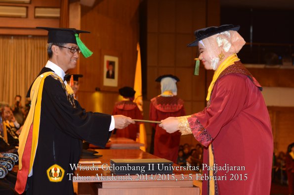 Wisuda Unpad Gel II TA 2014_2015 Fakultas Kedokteran oleh Dekan 129