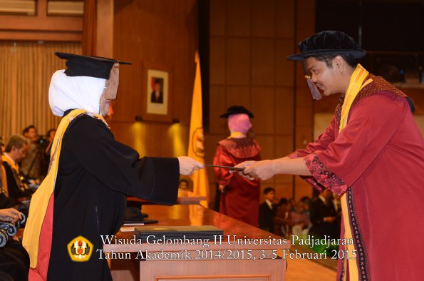 Wisuda Unpad Gel II TA 2014_2015  Fakultas Peternakan oleh Dekan 002