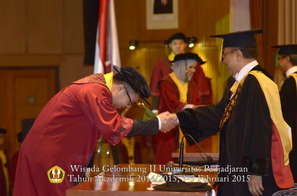 Wisuda Unpad Gel II TA 2014_2015 Fakultas Kedokteran oleh Rektor 001