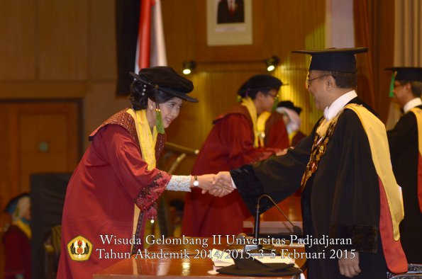 Wisuda Unpad Gel II TA 2014_2015 Fakultas Kedokteran oleh Rektor 009
