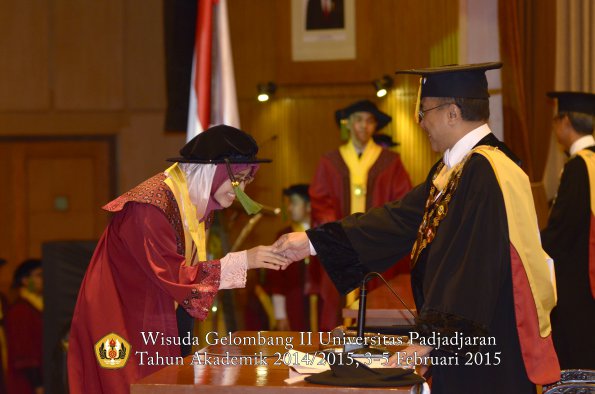 Wisuda Unpad Gel II TA 2014_2015 Fakultas Kedokteran oleh Rektor 047