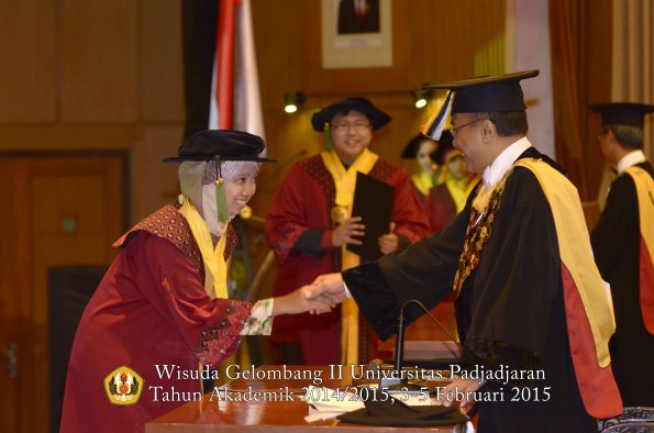 Wisuda Unpad Gel II TA 2014_2015 Fakultas Kedokteran oleh Rektor 133