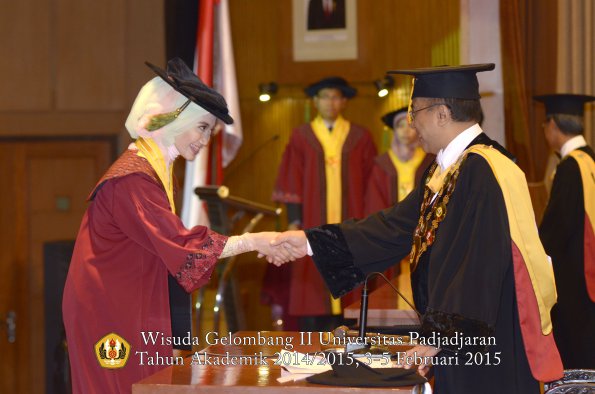 Wisuda Unpad Gel II TA 2014_2015 Fakultas Kedokteran oleh Rektor 139