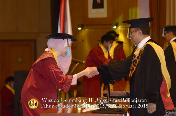 Wisuda Unpad Gel II TA 2014_2015  Fakultas Ilmu Budaya oleh Rektor 001