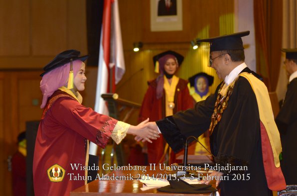 Wisuda Unpad Gel II TA 2014_2015  Fakultas Ilmu Komunikasi oleh Rektor 008