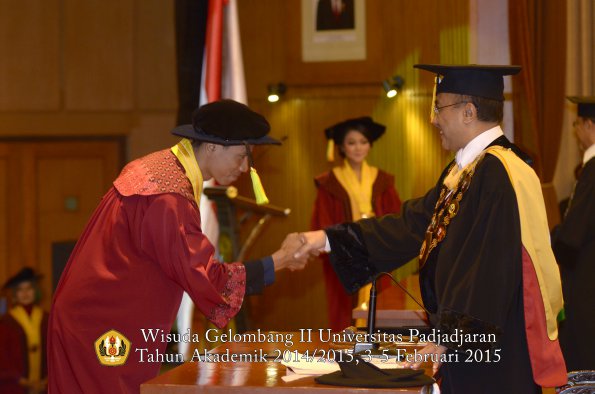 Wisuda Unpad Gel II TA 2014_2015  Fakultas Ilmu Komunikasi oleh Rektor 017