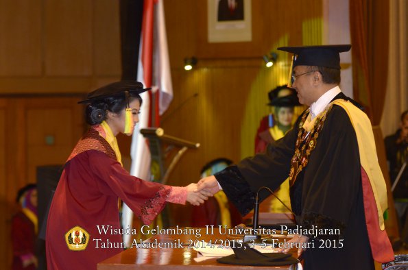 Wisuda Unpad Gel II TA 2014_2015  Fakultas Ilmu Komunikasi oleh Rektor 018