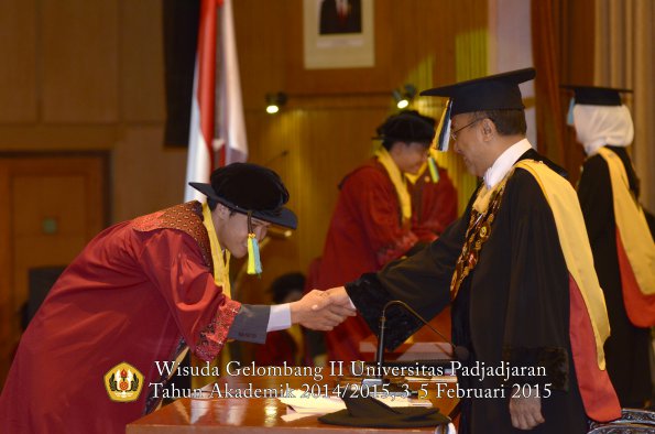 Wisuda Unpad Gel II TA 2014_2015  Fakultas Farmasi oleh Rektor 017