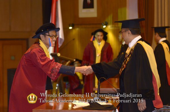 Wisuda Unpad Gel II TA 2014_2015  Fakultas Teknik Geologi oleh Rektor 006