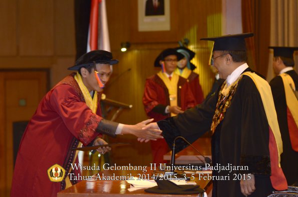 Wisuda Unpad Gel II TA 2014_2015  Fakultas Teknik Geologi oleh Rektor 009