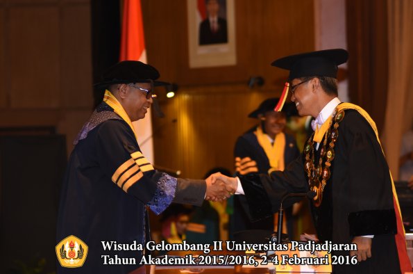 Wisuda Unpad Gel II TA 2015_2016  Fakultas Ilmu Komunikasi oleh Rektor 001