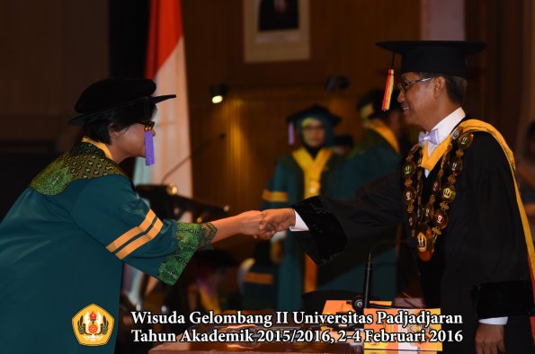Wisuda Unpad Gel II TA 2015_2016   Fakultas Kedokteran Gigi oleh Rektor 002