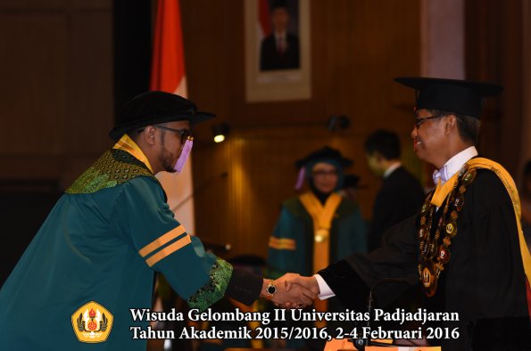 Wisuda Unpad Gel II TA 2015_2016   Fakultas Kedokteran Gigi oleh Rektor 003