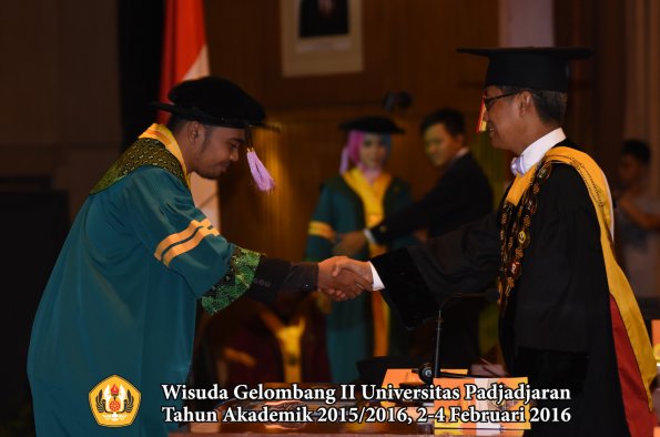 Wisuda Unpad Gel II TA 2015_2016   Fakultas Kedokteran Gigi oleh Rektor 007