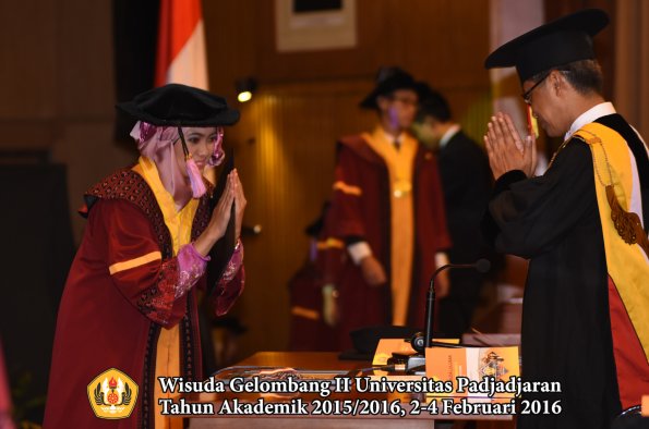 Wisuda Unpad Gel II TA 2015_2016   Fakultas Kedokteran Gigi oleh Rektor 017
