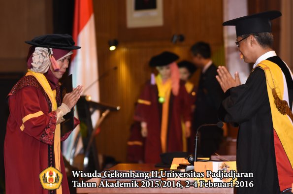 Wisuda Unpad Gel II TA 2015_2016   Fakultas Kedokteran Gigi oleh Rektor 022