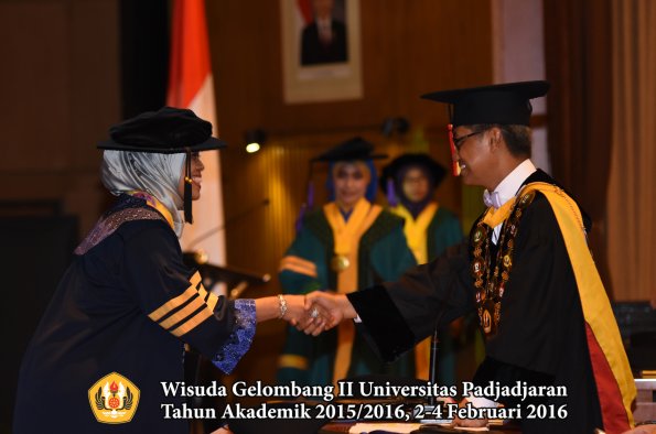 Wisuda Unpad Gel II TA 2015_2016  Fakultas Psikologi oleh Rektor  001