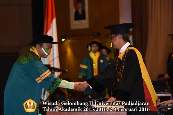 Wisuda Unpad Gel II TA 2015_2016  Sekolah Pascasarjana oleh Rektor 004