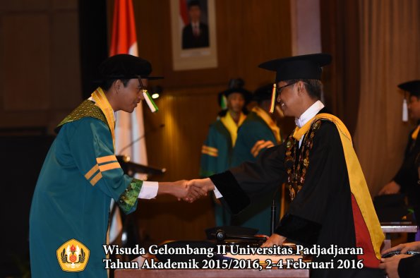 Wisuda Unpad Gel II TA 2015_2016  Sekolah Pascasarjana oleh Rektor 011